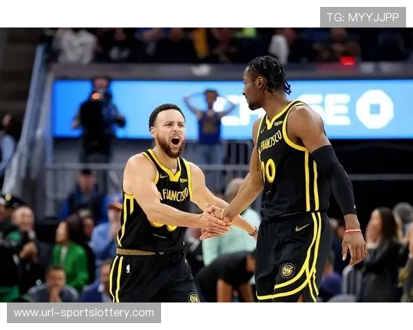 球员家属休息室管理争议:库明加身边人取食过多引发处罚讨论 球员家属休息室管理争议:库明加身边人取食过多引发处罚讨论